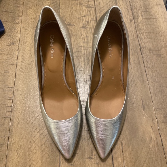 Calvin Klein silver heels - Picture 1 of 4